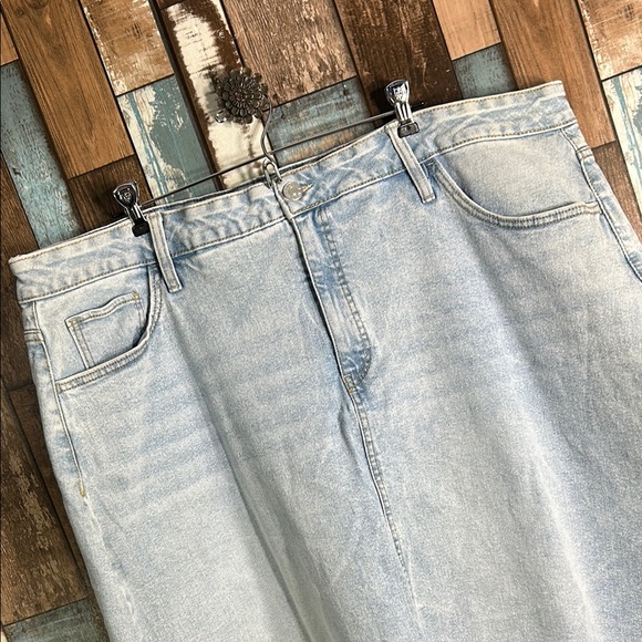Ava & Viv A-line Light Blue Denim Skirt - Picture 5 of 15